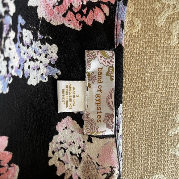 Cropped blouse, matching wrap long skirt. Black with pink floral pattern. - Picture 4 of 4